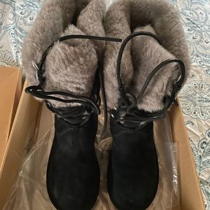Women’s Ugg’s Montclair Boots